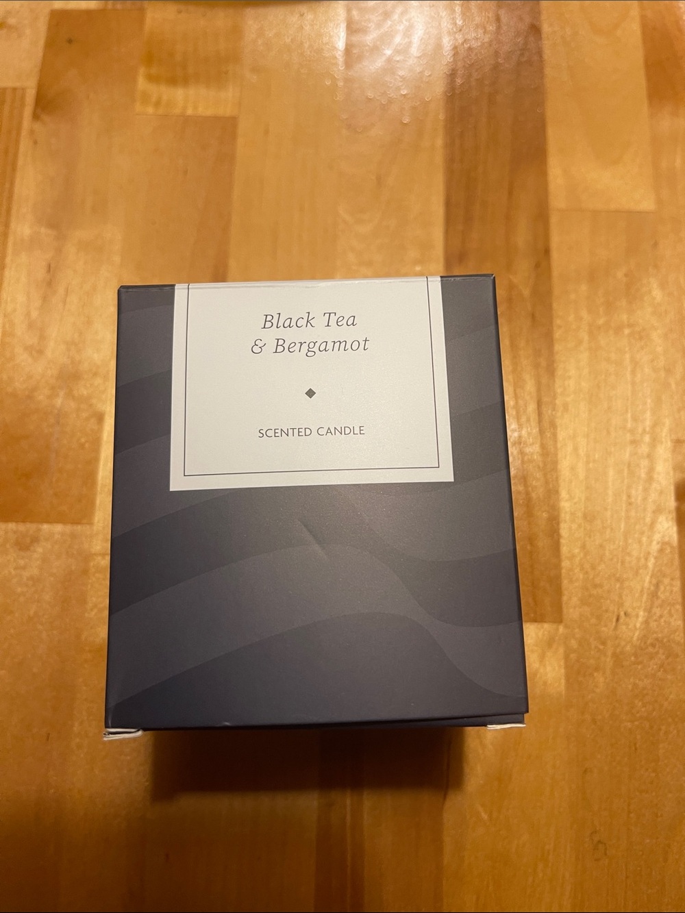 Black Tea & Bergamot Scented Candle - Gray